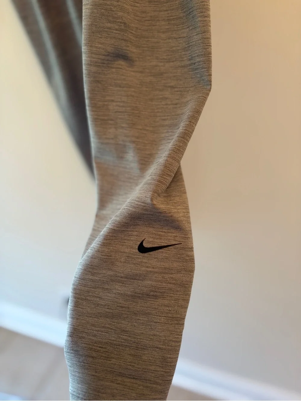 Womens Nike Gray Athletic Leggings - Comfortable Everyday Activewear